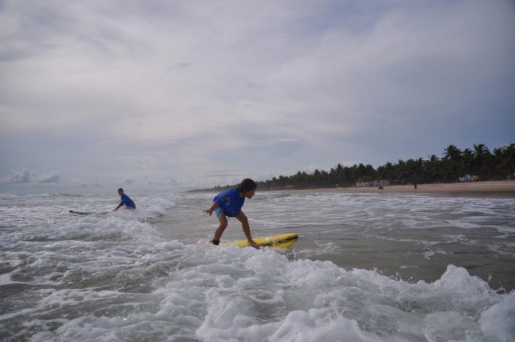 Kame Surf Camp Hotel Assinie-Mafia Exterior foto